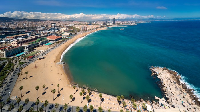 Beaches espagne surfen tourisme barcelone arrive arsenie yourself